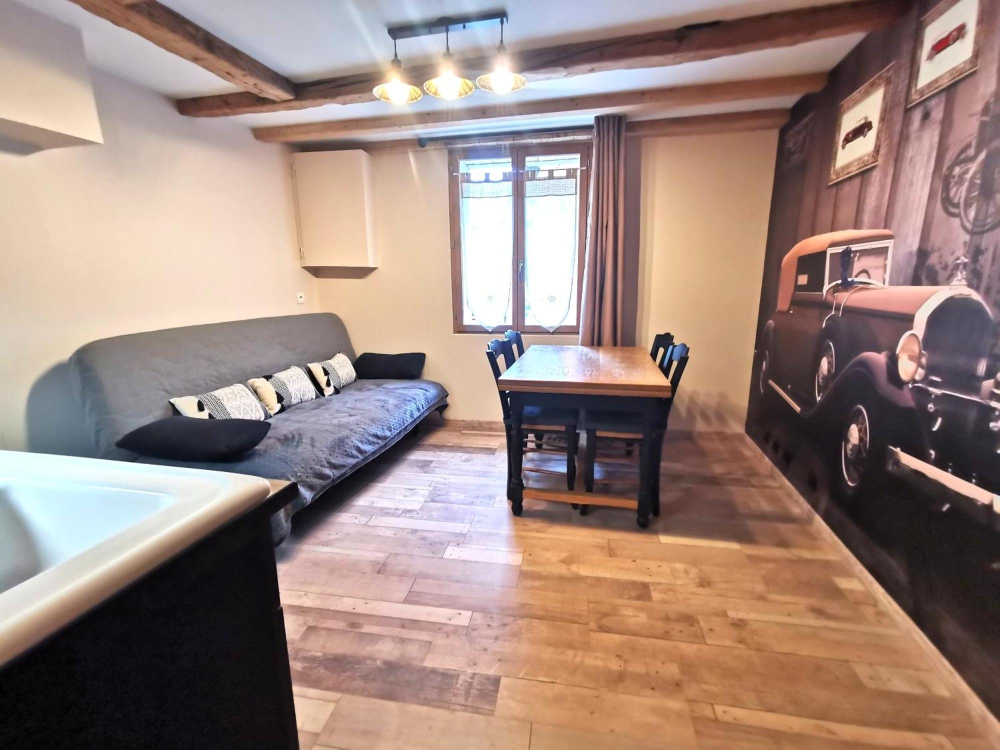 Le Vieux Tacot Avec Garage Appartement