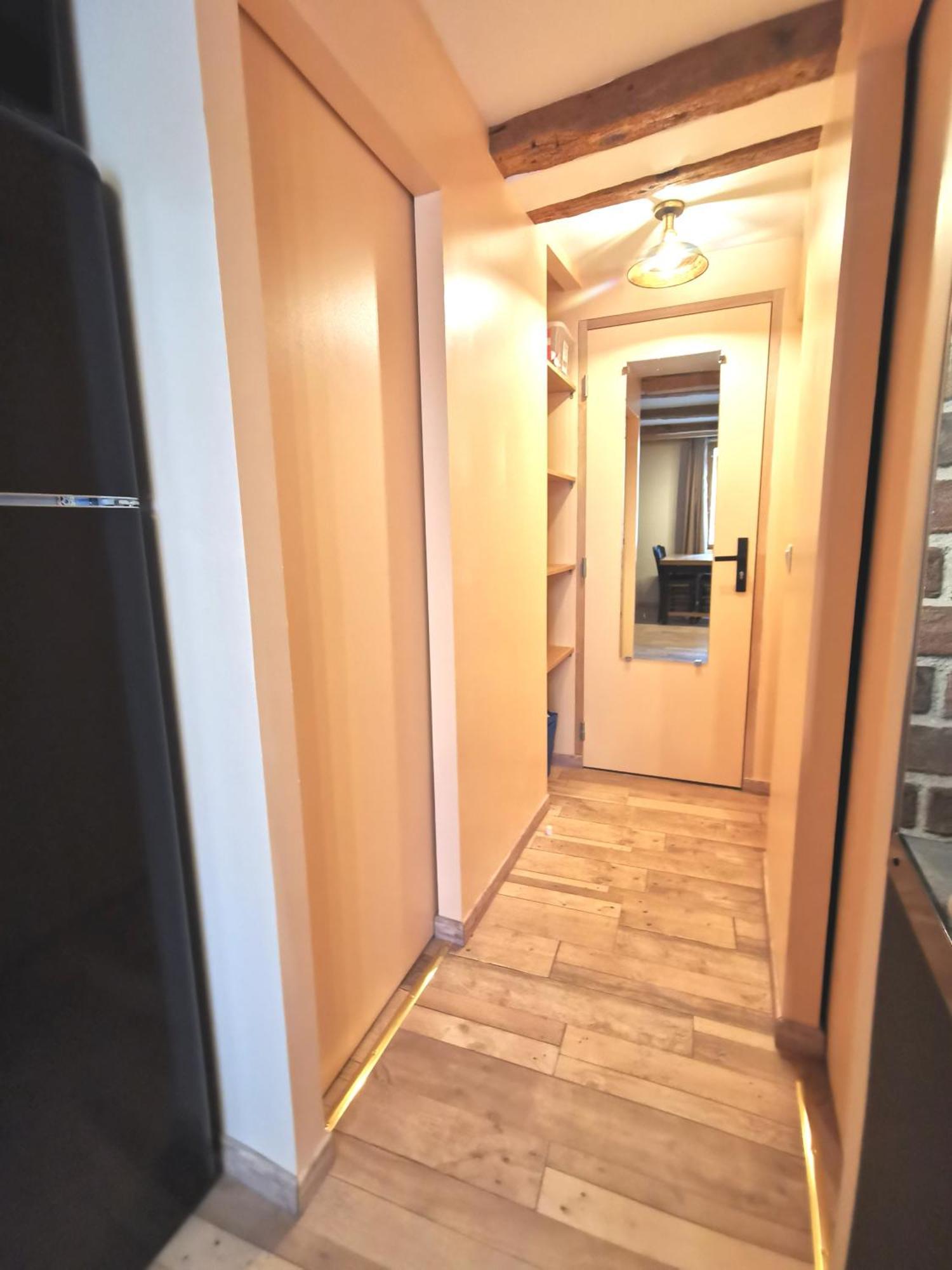 Le Vieux Tacot Avec Garage Appartement